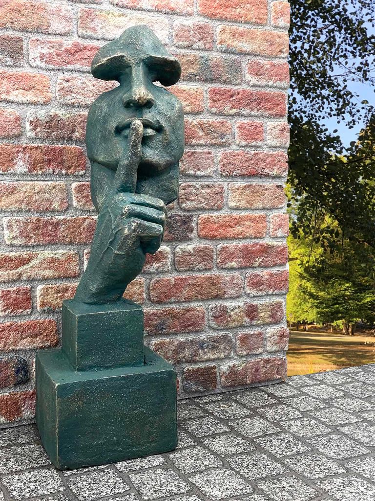 TZ-80-638TpbFCo9O8eh Skulptur "Der Flüsterer" Gesicht Hand Figur Dekoration Kunststein Antik-Stil