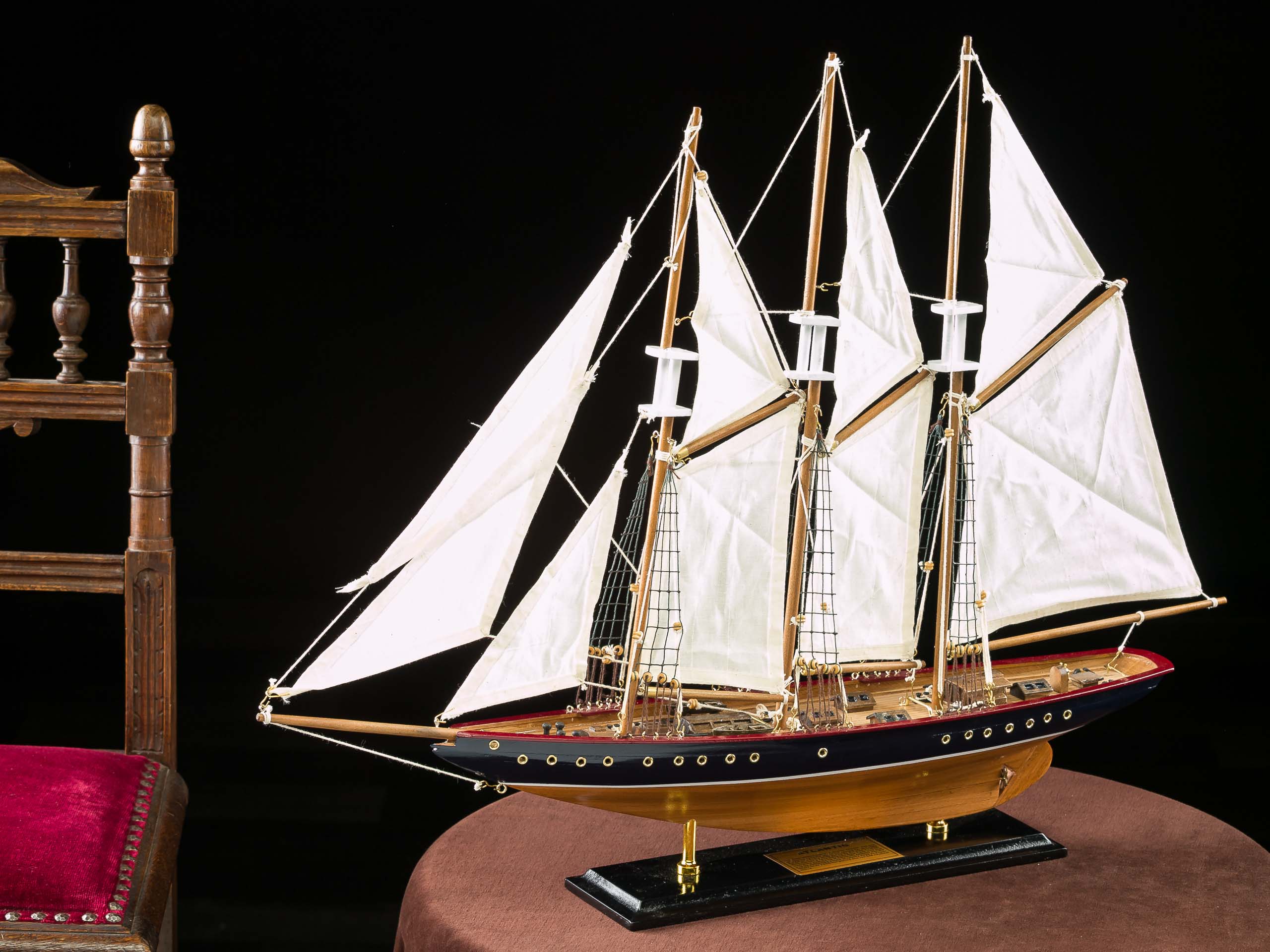 5165-1 Modelschiff Atlantic Segelschiff Segelyacht Yacht Schiffsmodell Schiff 71cm