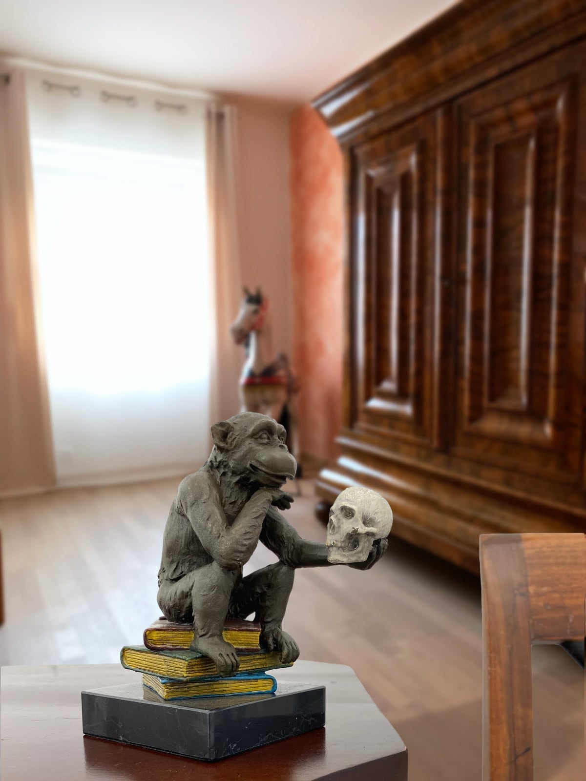 Bronzefigur Affe Darwin Philosophie Bücher Bronze Skulptur Antik-Stil 14cm