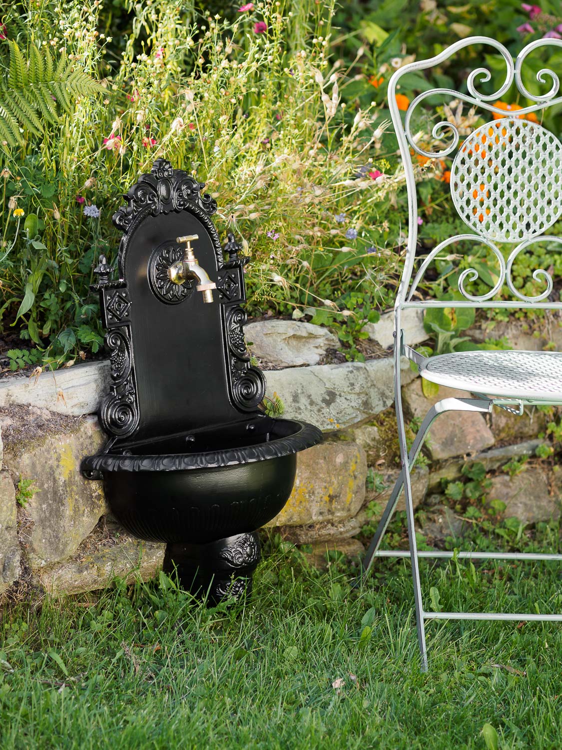 2016-09-03_Auktionshaus_079 Brunnen Wandbrunnen Aluminium Waschbecken im Nostalgie schwarz Antik-Stil 72cm