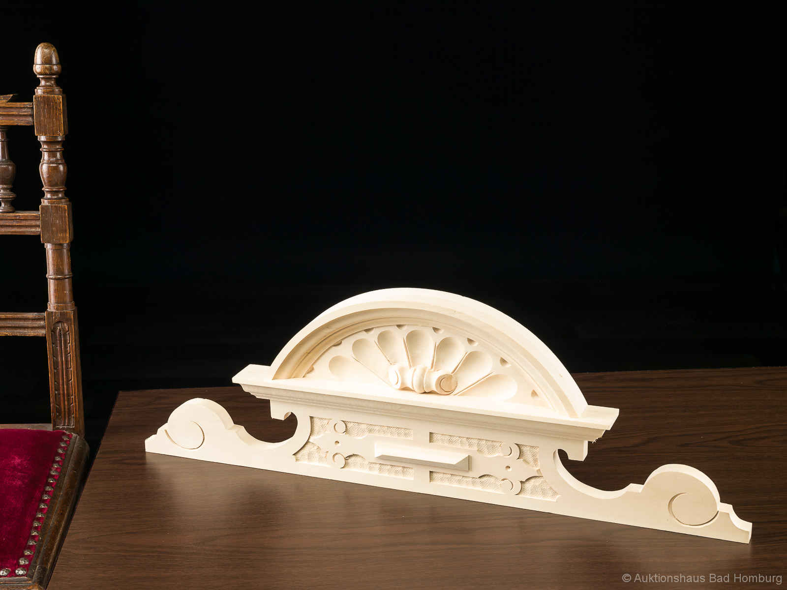 Schrankkrone Linde Schrankaufsatz Verzierung 24cm x 68cm Bekrönung antik Stil