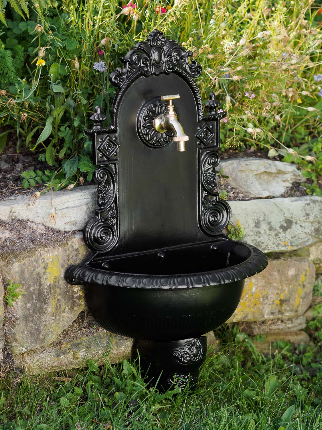 2016-09-03_Auktionshaus_080 Brunnen Wandbrunnen Aluminium Waschbecken im Nostalgie schwarz Antik-Stil 72cm