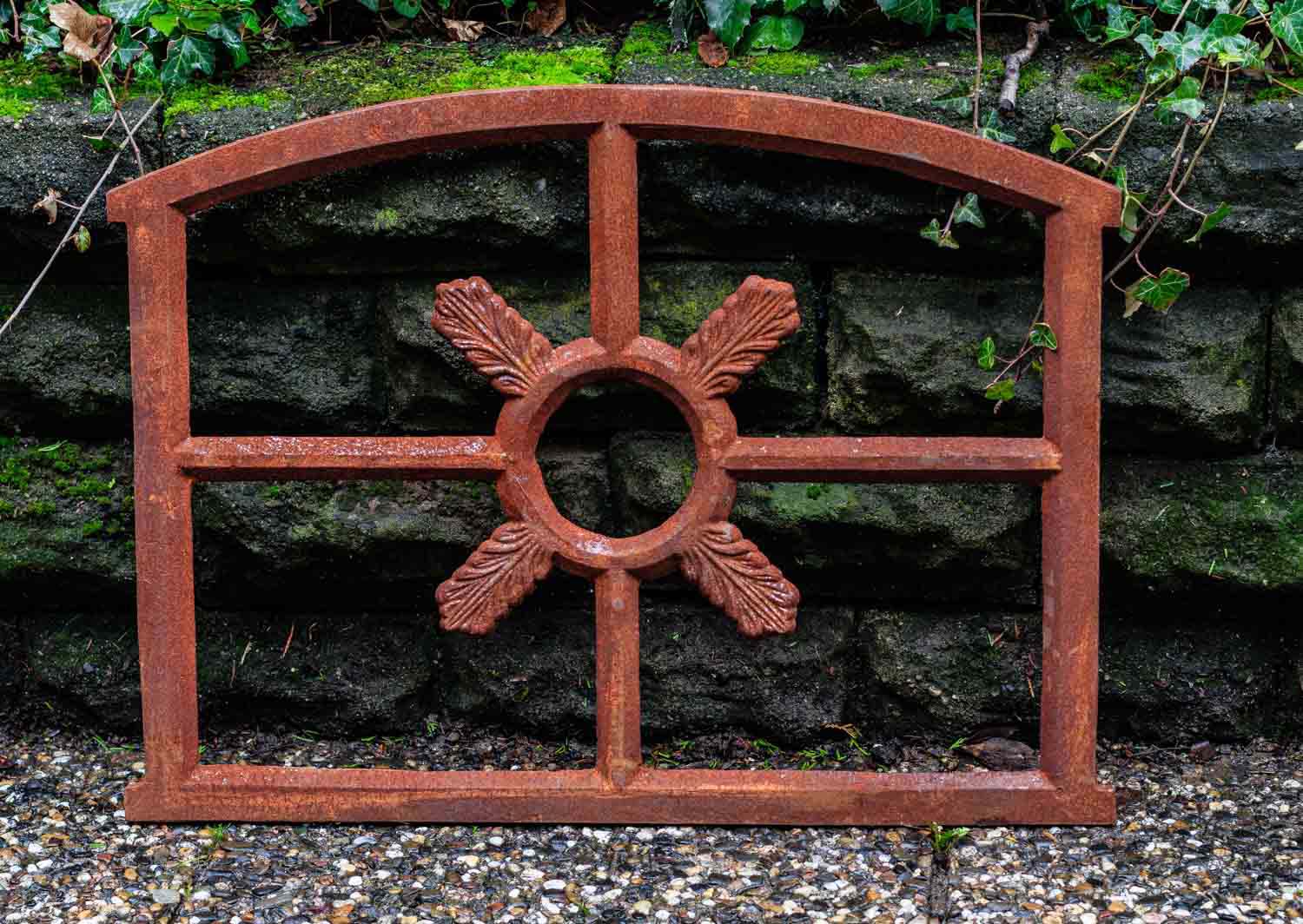 Nostalgie Stallfenster 52x70cm Eisen Scheunenfenster Gusseisen antik Stil Rost