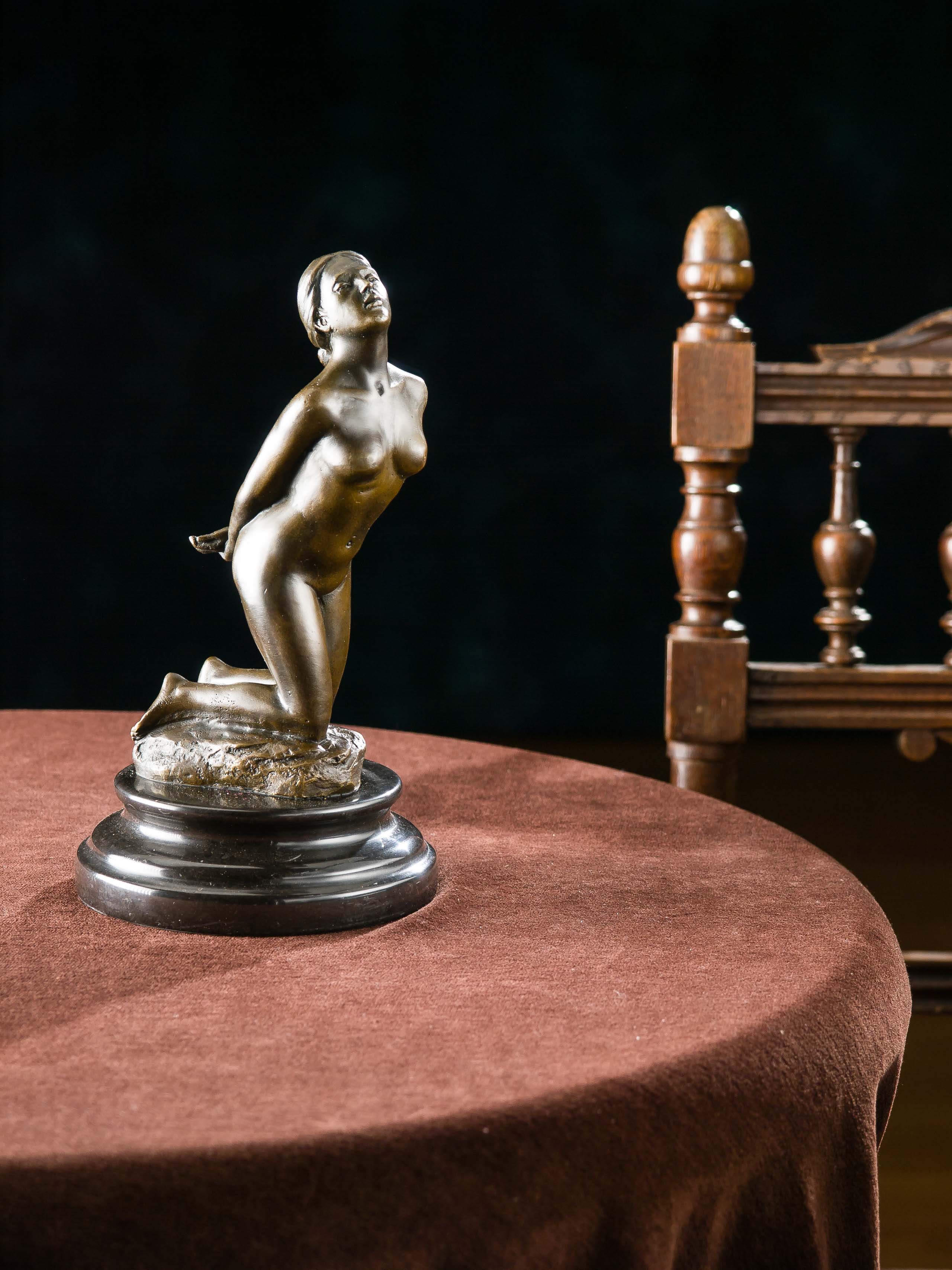 SL-103-1 Bronze Frau Erotik kniende Bronzefigur Bronzeskulptur Figur antik Stil nude