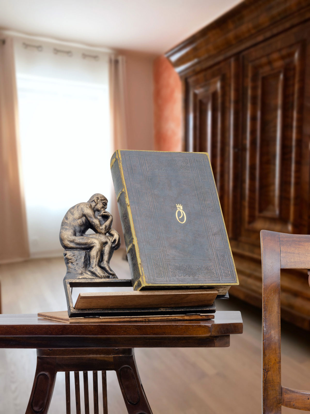 NG-82-10 Notenständer Staffelei Menükartenhalter Denker nach Rodin Figur Eisen Antik-Stil