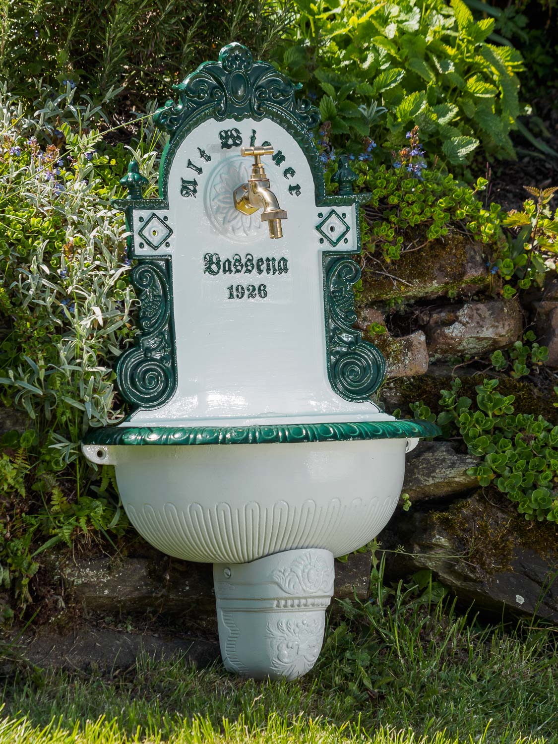 2016-05-06_Auktionshaus_100 Brunnen Wandbrunnen 72cm Aluminium Waschbecken im Nostalgie antik Stil fountain