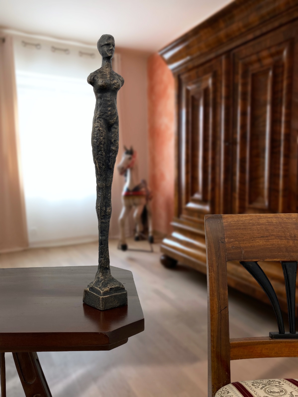 Skulptur Eisenfigur stehende Frau Figur Statue Skulptur Antik-Stil 42cm