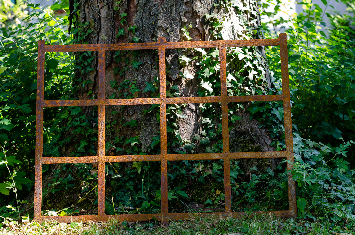 aubaho-F30-R-6 Fenster Rost Stall Eisenfenster Scheunenfenster Eisen Antik-Stil Gitter 95cm